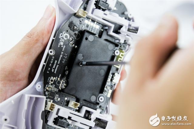 北通阿修羅2游戲手柄拆機(jī)評(píng)測(cè)