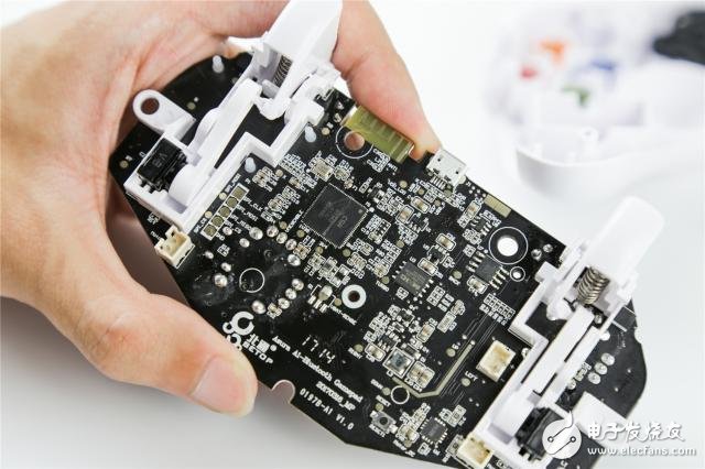 北通阿修羅2游戲手柄拆機(jī)評(píng)測(cè)