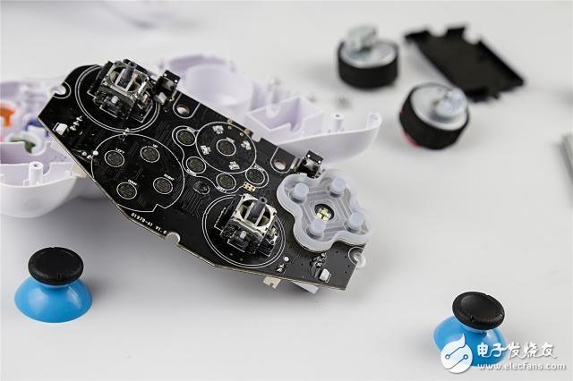 北通阿修羅2游戲手柄拆機(jī)評(píng)測(cè)