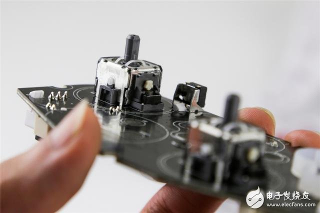 北通阿修羅2游戲手柄拆機(jī)評(píng)測(cè)