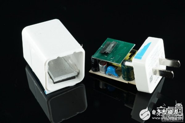 誰(shuí)是李鬼？真假OPPO VOOC閃充充電器對(duì)比拆解