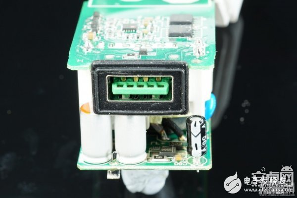 誰(shuí)是李鬼？真假OPPO VOOC閃充充電器對(duì)比拆解