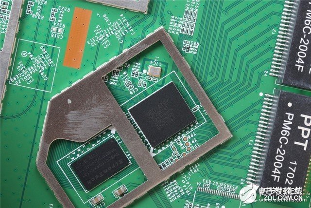 拆機(jī)實(shí)驗(yàn)室：探秘鋼筋鐵骨下的斐訊K2P