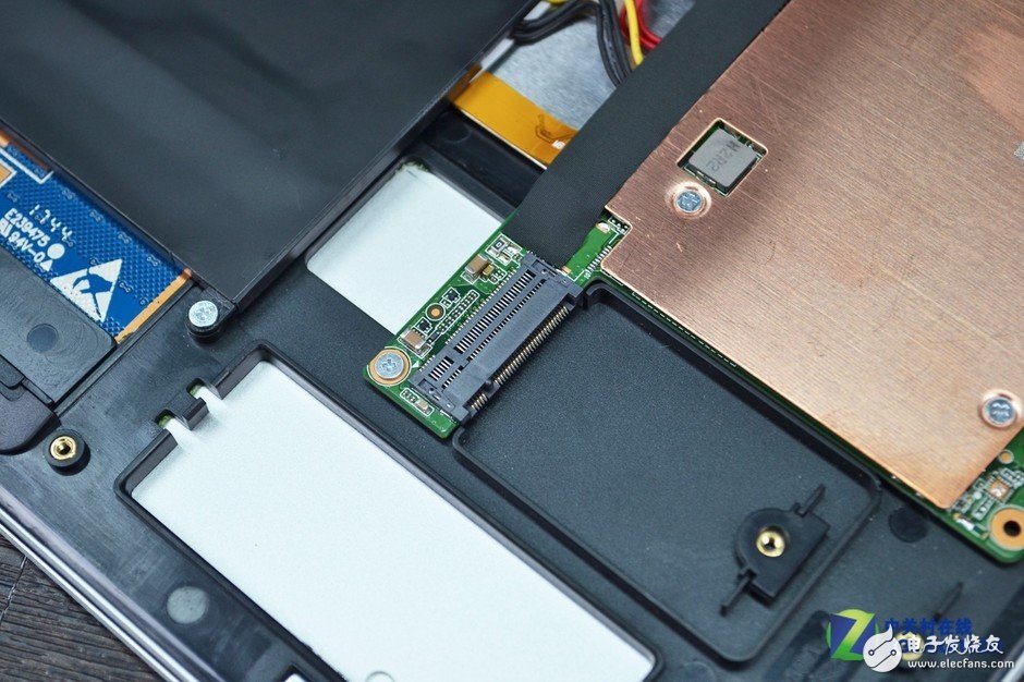 低價(jià)輕薄本質(zhì)量如何 臺(tái)電F7拆機(jī)圖賞