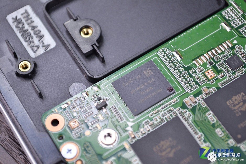 低價(jià)輕薄本質(zhì)量如何 臺(tái)電F7拆機(jī)圖賞