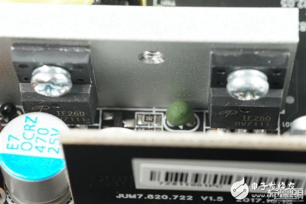 車(chē)載逆變器米家與智米對(duì)比 誰(shuí)更有優(yōu)勢(shì)？