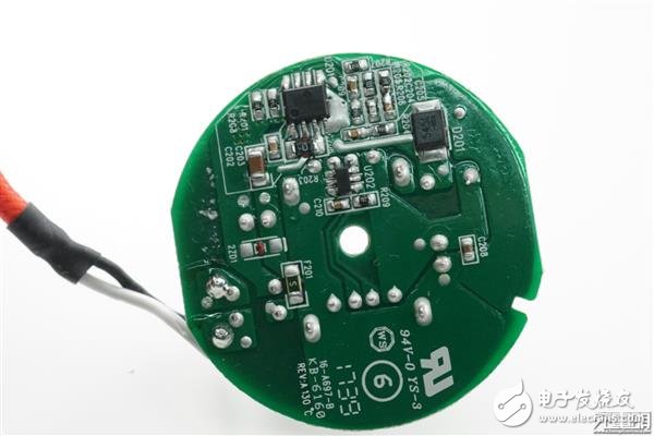 車(chē)載逆變器米家與智米對(duì)比 誰(shuí)更有優(yōu)勢(shì)？