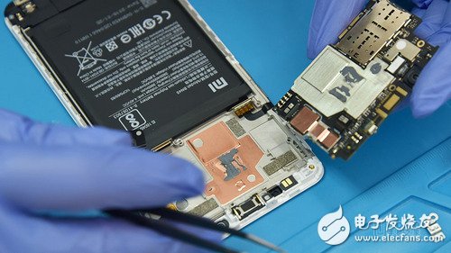 千元性價比神器！紅米Note 5拆解超詳細拆解