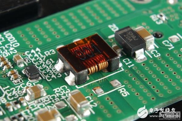 99元值了！小米無線充電器開箱拆解