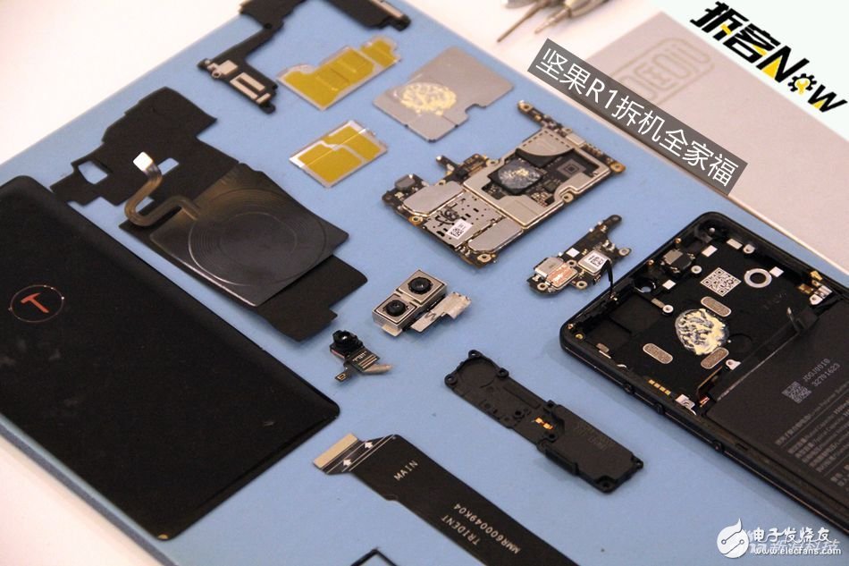 堅果R1首發(fā)拆解 來看看真旗艦的內(nèi)部設(shè)計